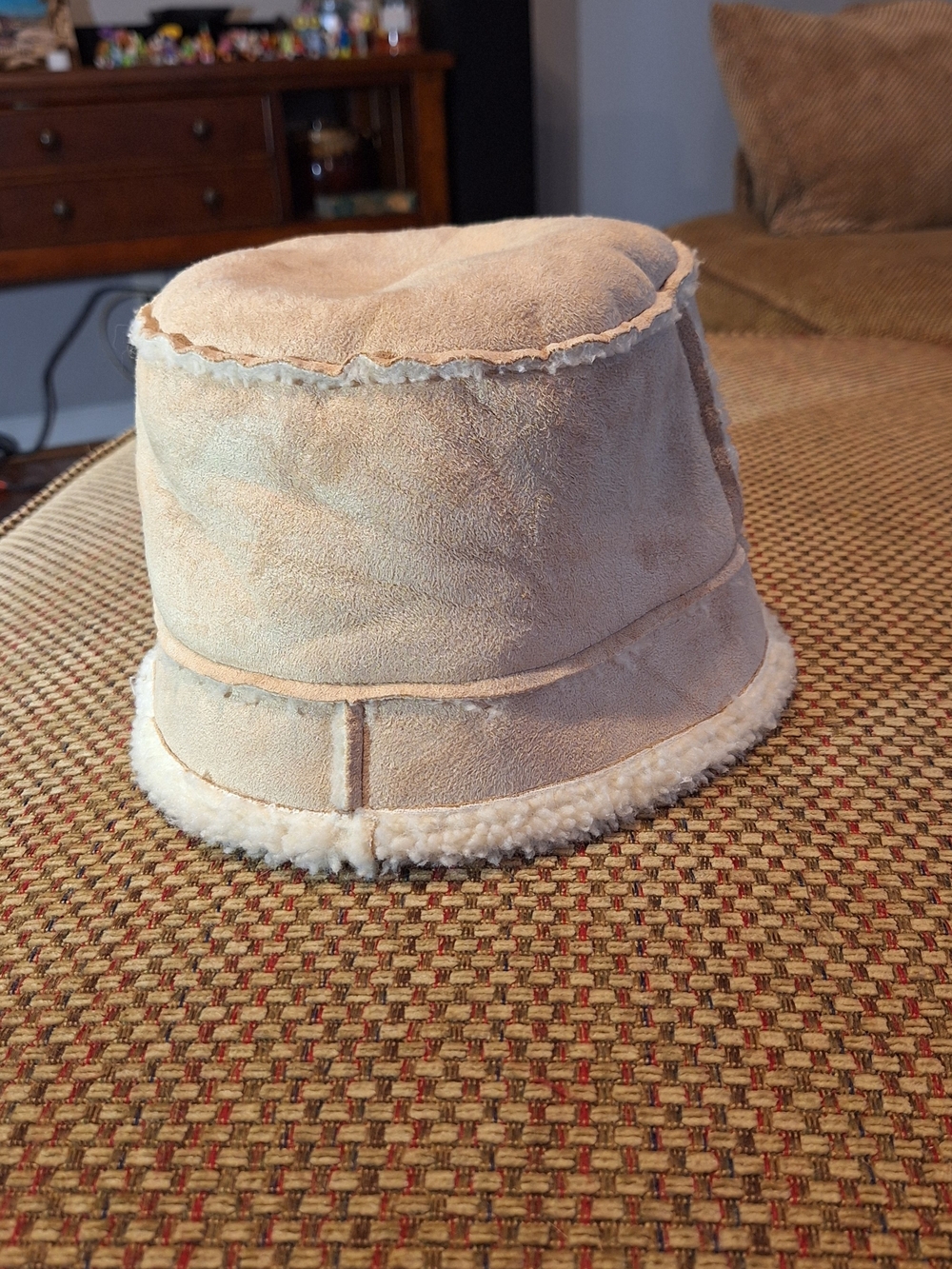 GAP Tan Suede-Look Sherpa Bucket Hat Unisex - Picture 3 of 9